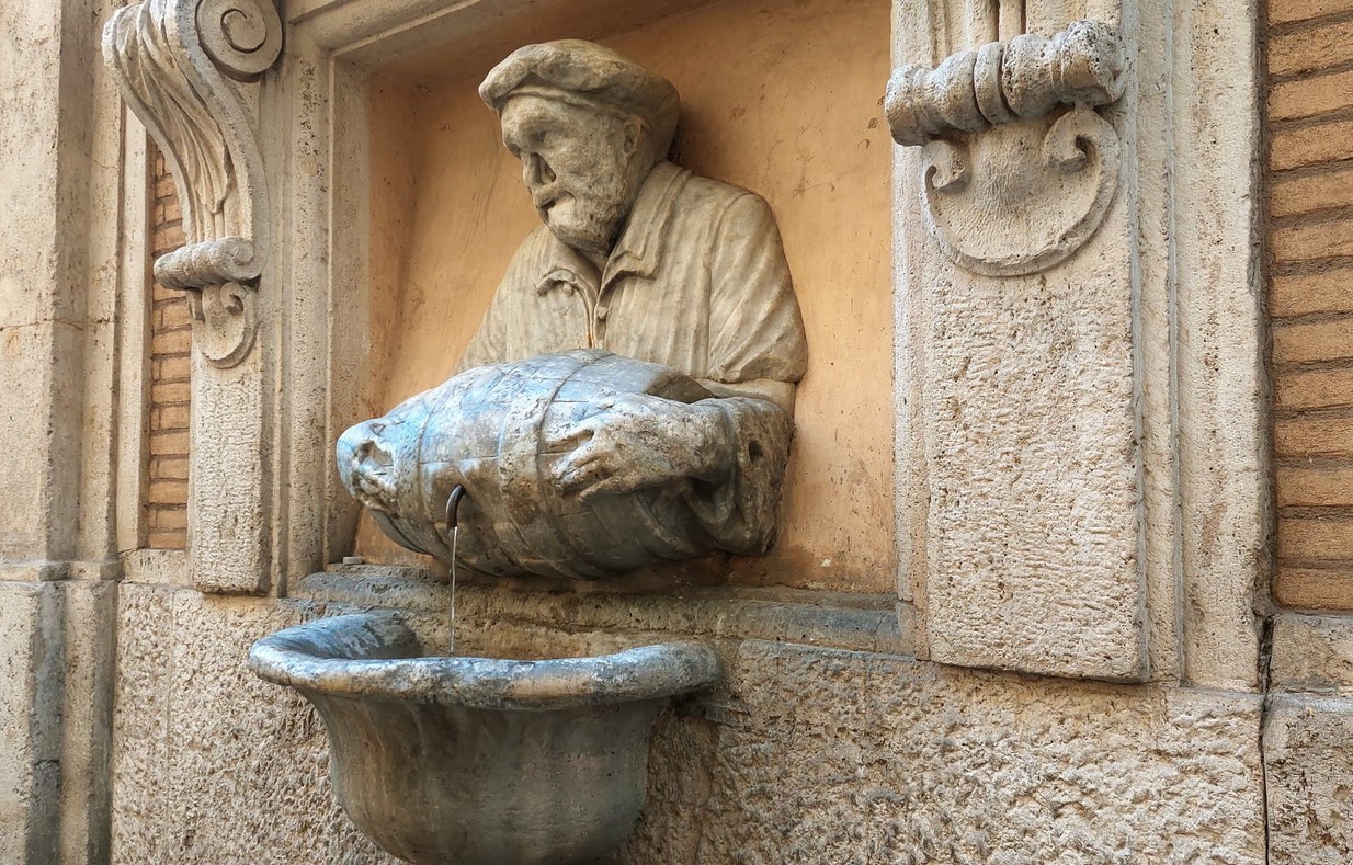 The Acquaroli: Water Sellers Who Peddled to the People the Water Popes Took on Their Journeys