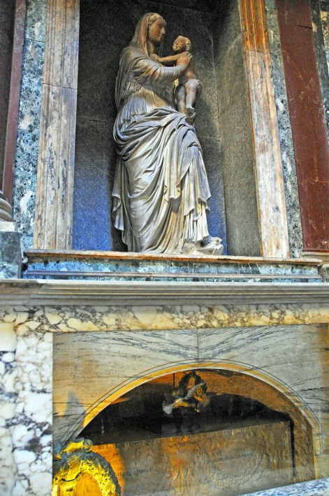 Pantheon - Statue of Madonna of the Rock.